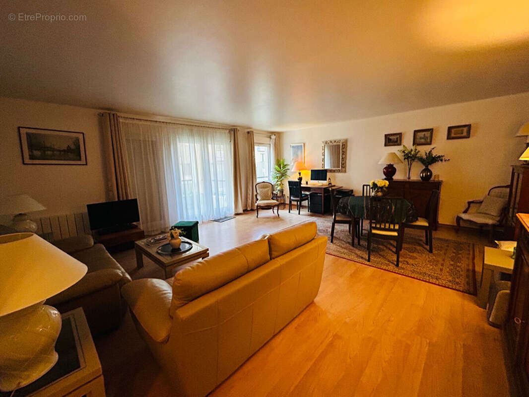 Appartement à NOGENT-SUR-MARNE
