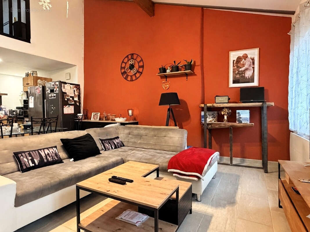 Appartement à MEYSSE