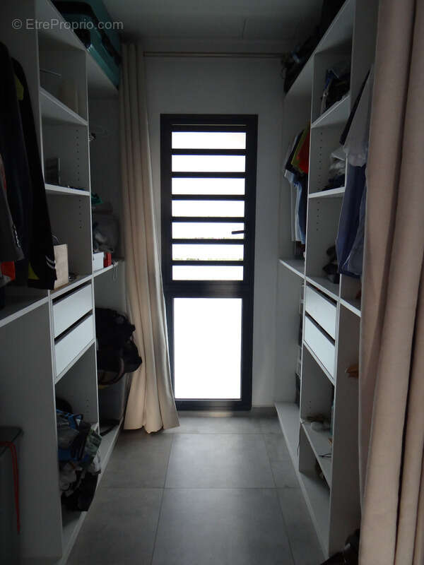 Appartement T3 d'exception de 80m2 vue océan SAINT GILLES LES BAINS (974) - photo 11