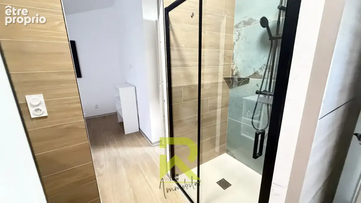 AGDE — Un appartement entièrement rénové avec terrasse au dernier étage - photo 8