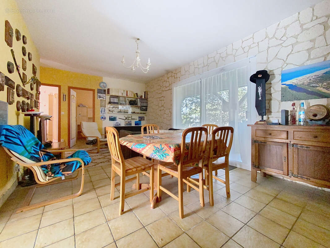 Maison à SAINT-JULIEN-EN-BORN