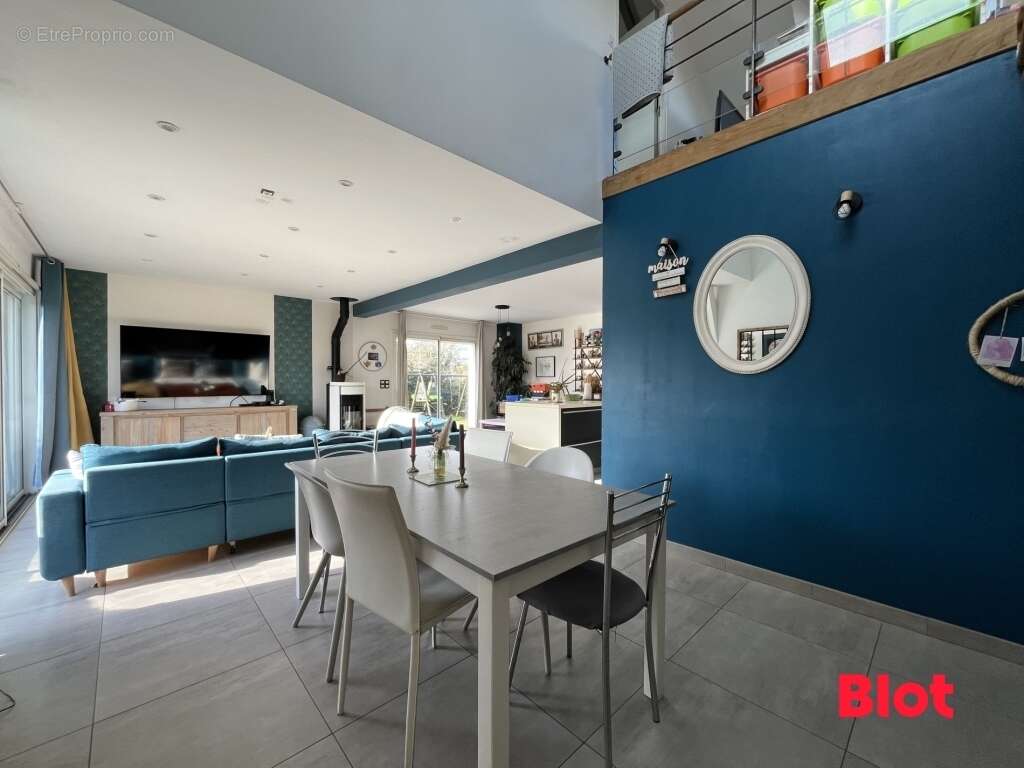 Maison à LE SEL-DE-BRETAGNE