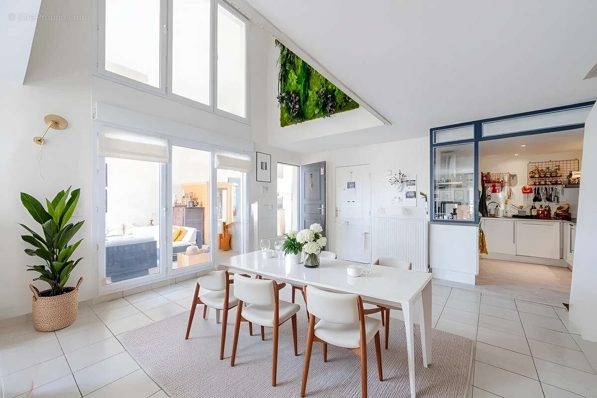 Appartement à MARSEILLE-2E