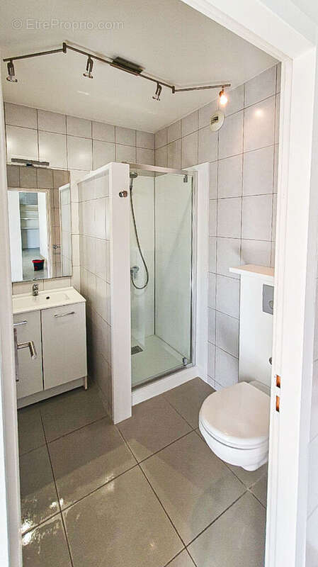 Appartement T1 rénové - Vendu loué - Haute-ville - photo 5