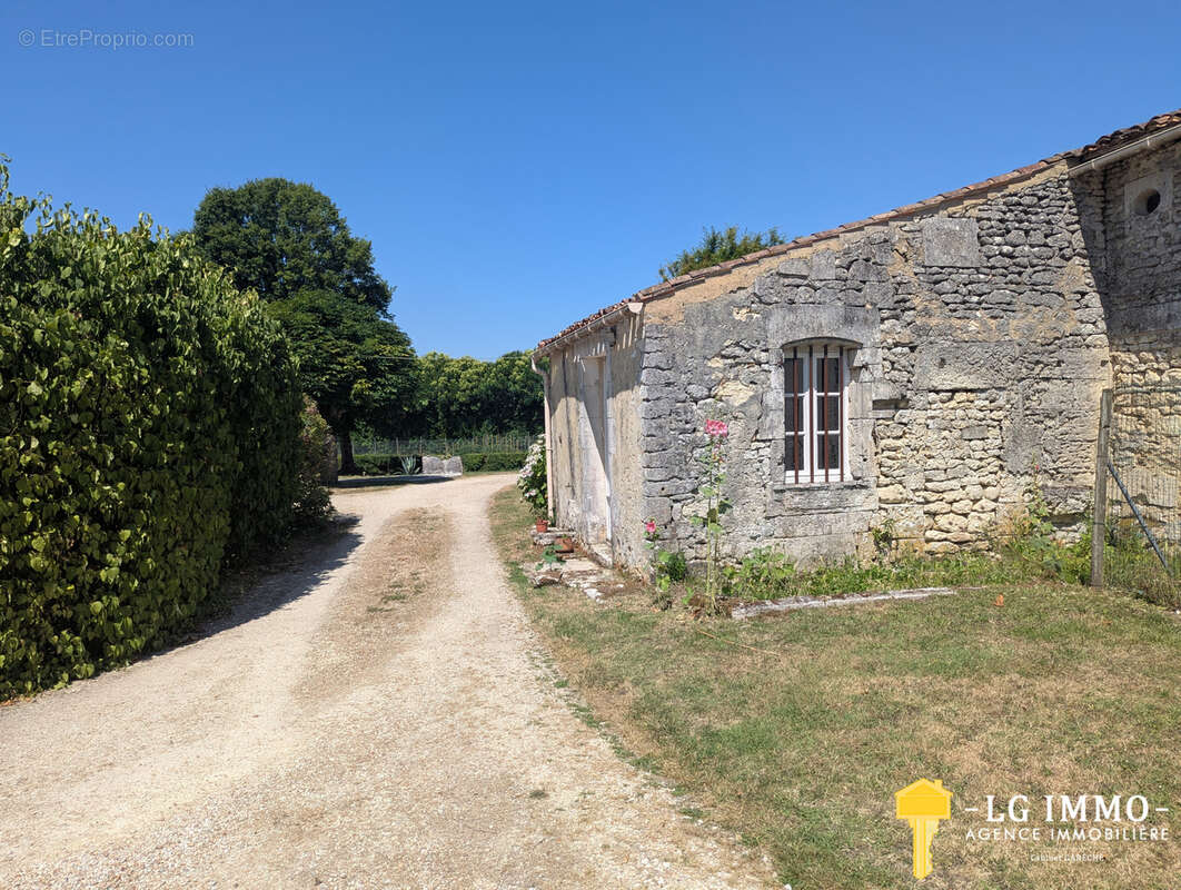 Maison à CLAM