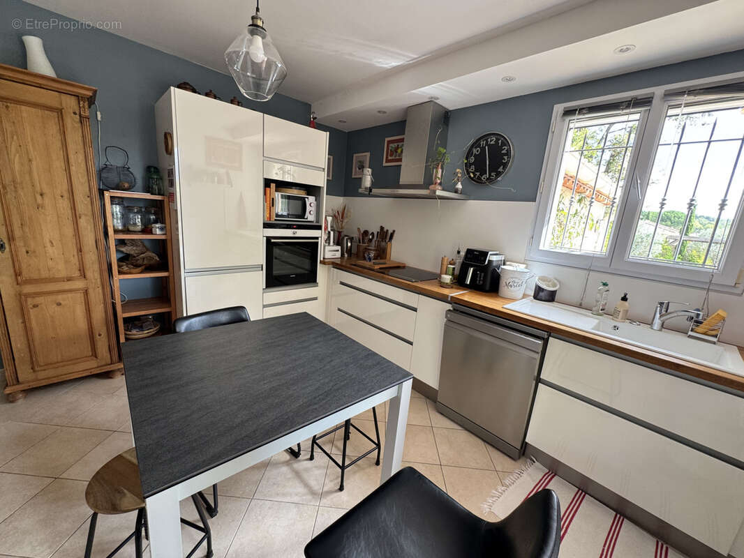 Maison à POURRIERES