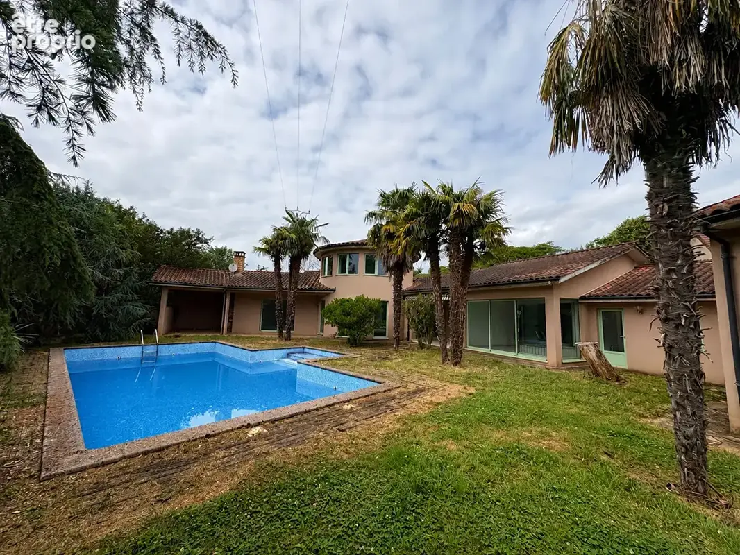 Maison à CAPDENAC