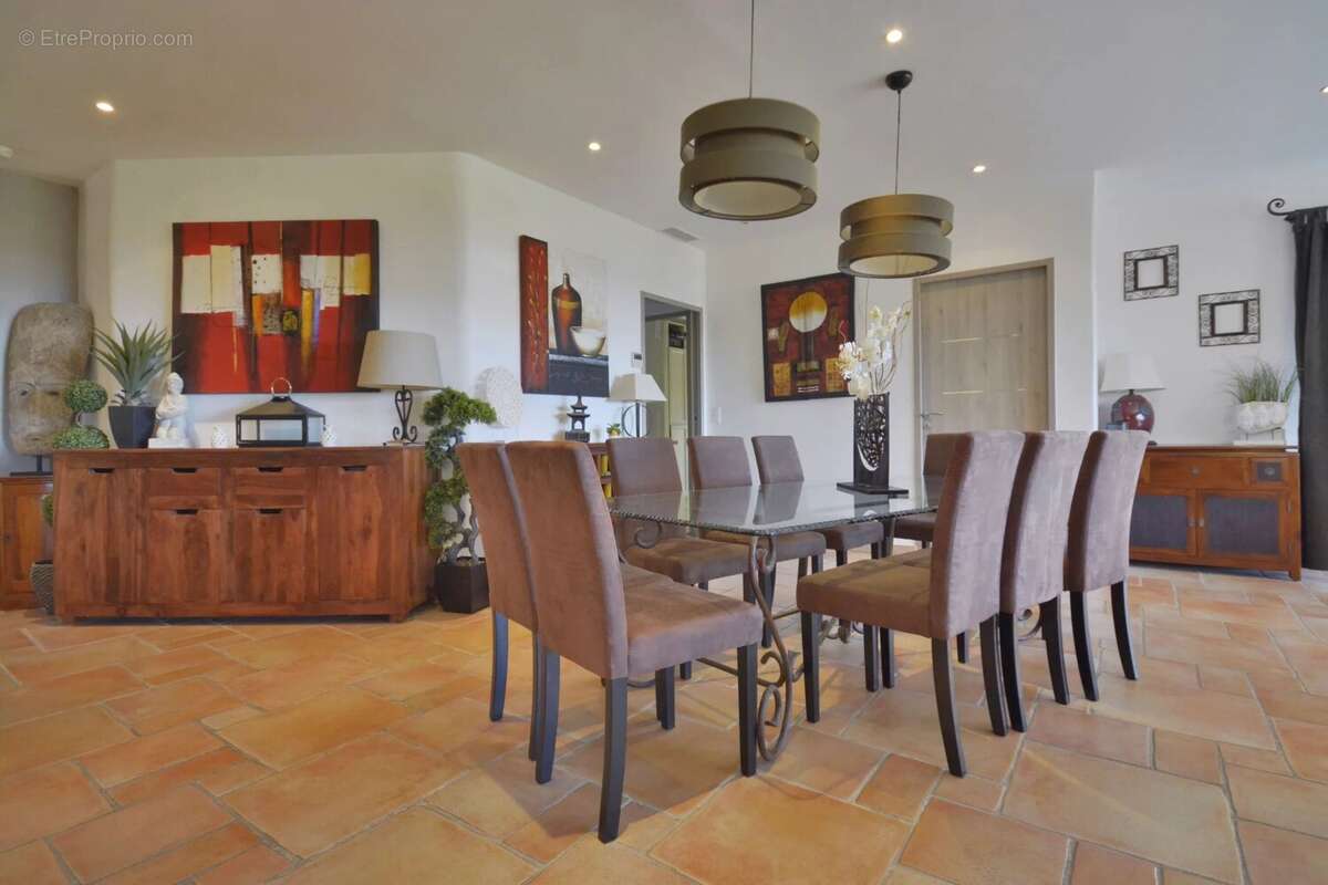 Maison 300 m² à Biot  - photo 24