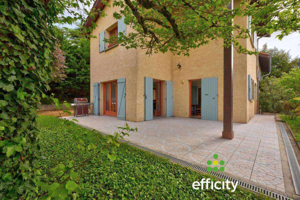 Maison à SAINTE-FOY-LES-LYON