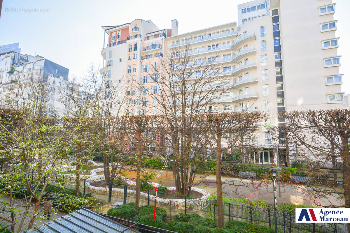 Appartement à COURBEVOIE