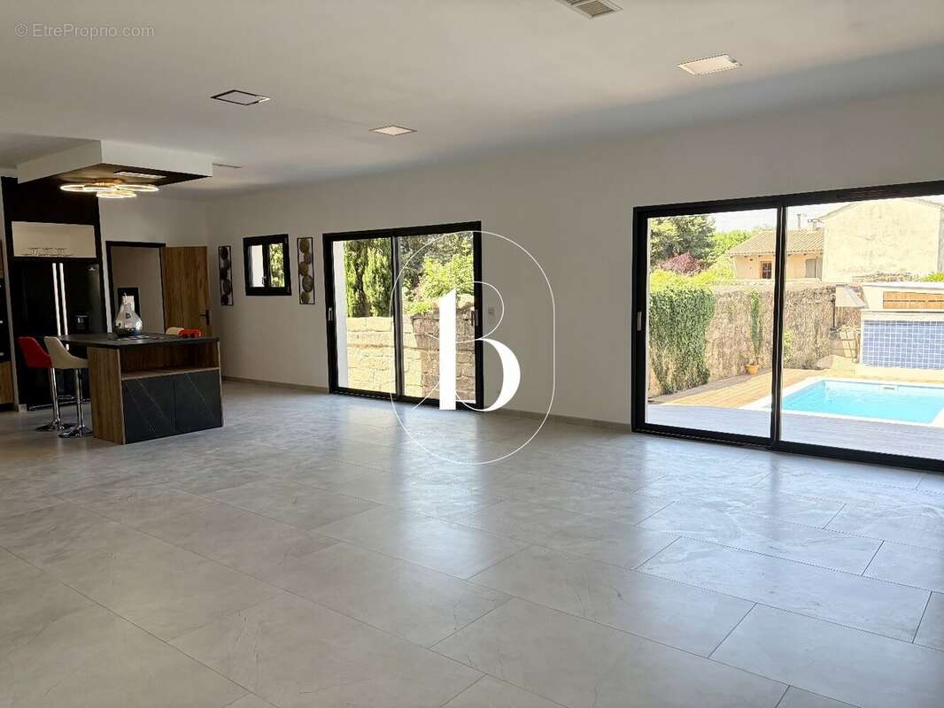 Maison contemporaine avec piscine et garage proche Uzès - photo 2