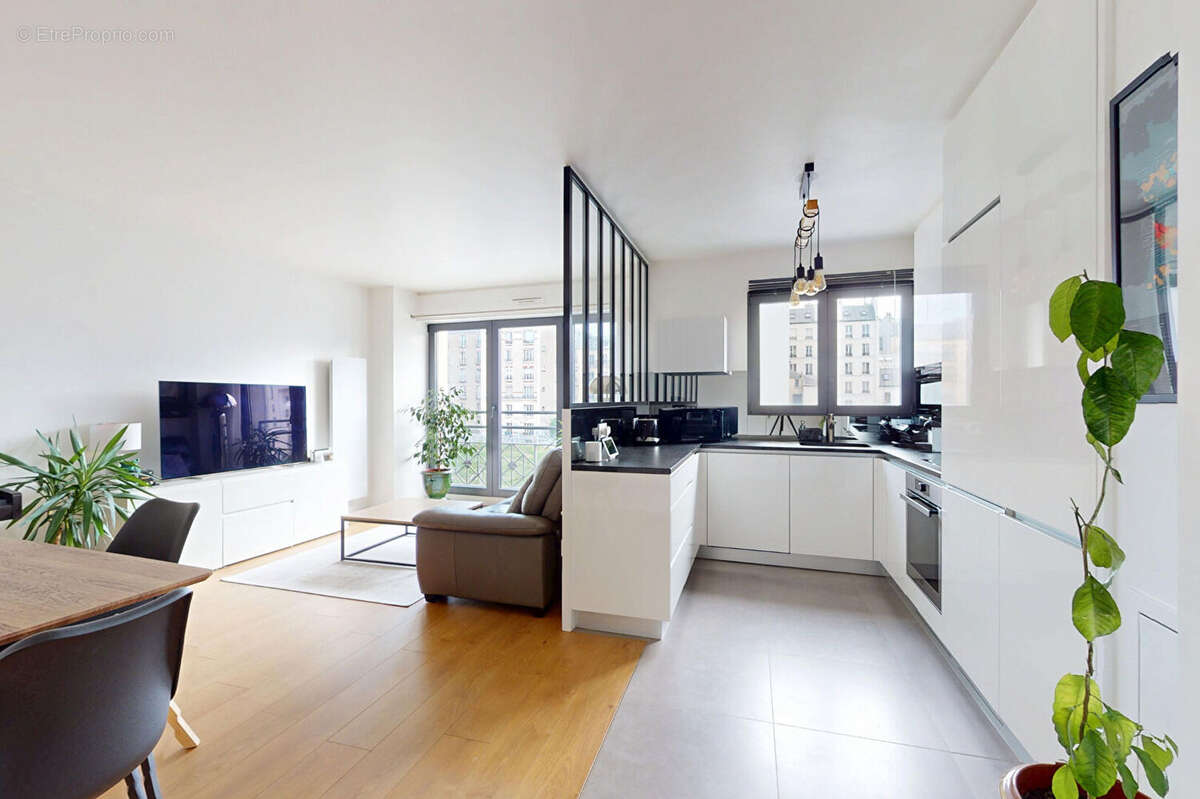 Appartement à PARIS-17E
