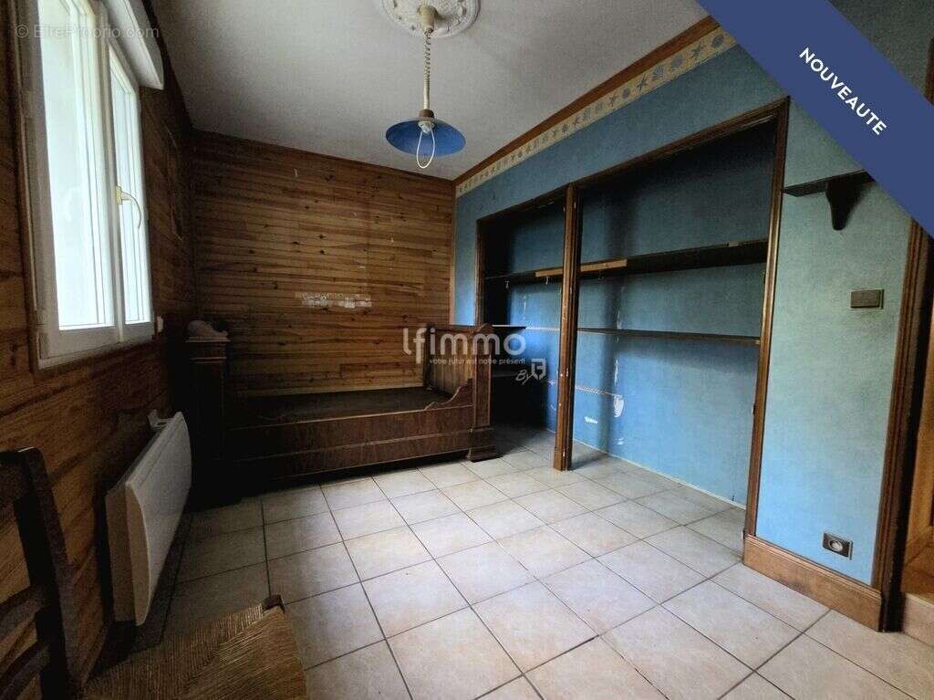 Maison à NOTRE-DAME-DE-SANILHAC