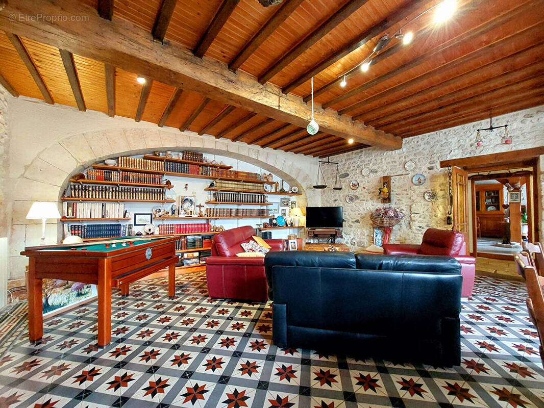 Maison à MORNAC-SUR-SEUDRE