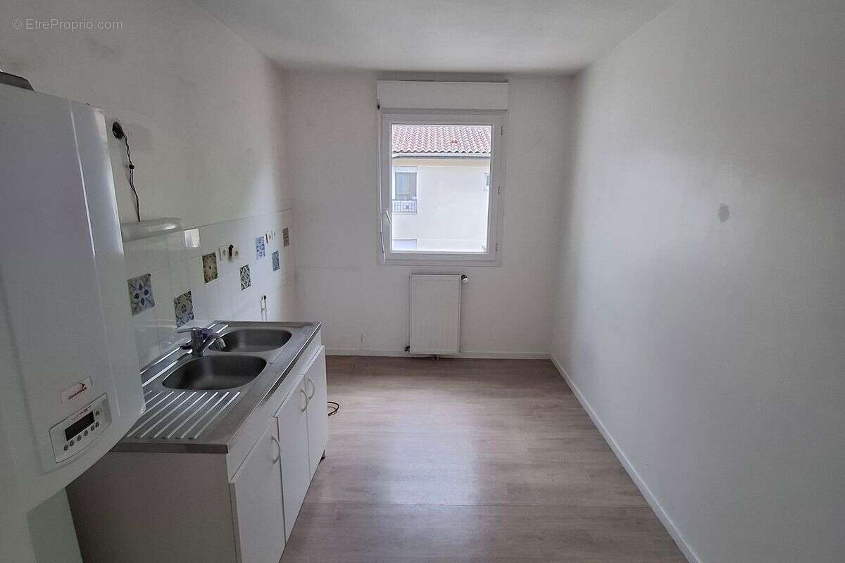 T4 de 78,62 m² à Charbonnières-les-Bains au prix de vente de 169 000 € - photo 2