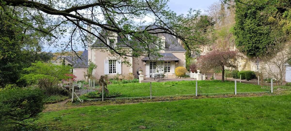 Maison à LA CHARTRE-SUR-LE-LOIR