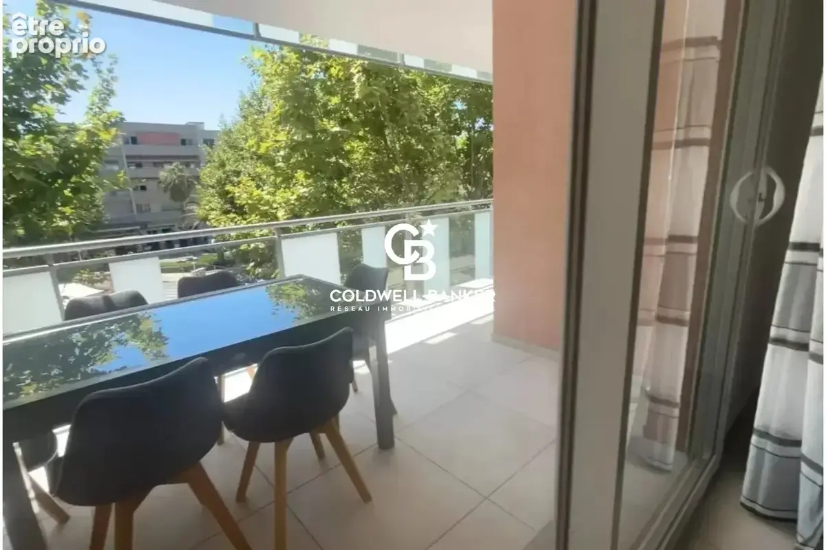 Superbe appartement en centre-ville offrant un art de vivre tout à pied, terrasse & parking - photo 9