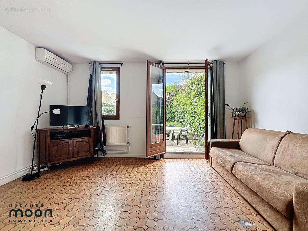 Maison à PIERRE-BENITE