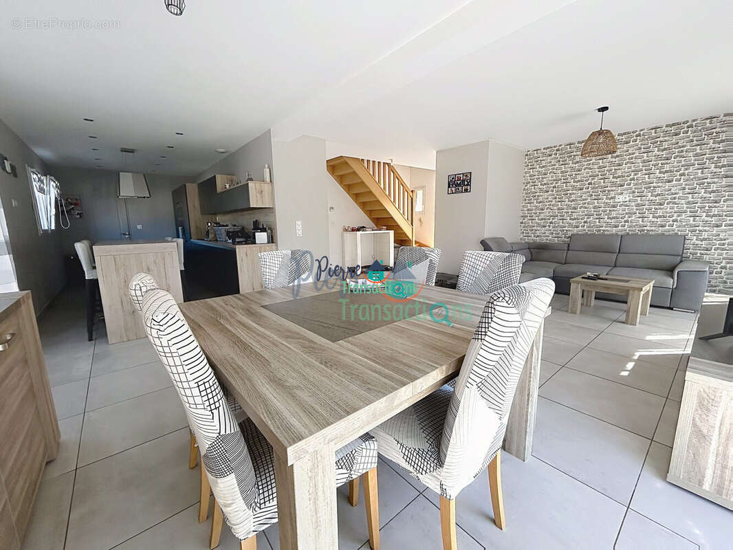 Maison 137 m² à Lillebonne  - photo 3