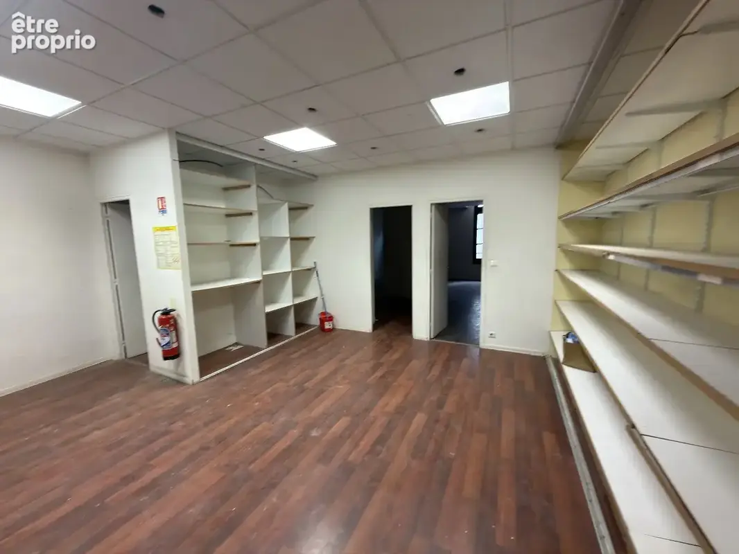 Immeuble commercial + appartements - photo 9