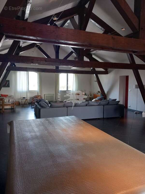 Appartement 320 m² à Reims  - photo 125