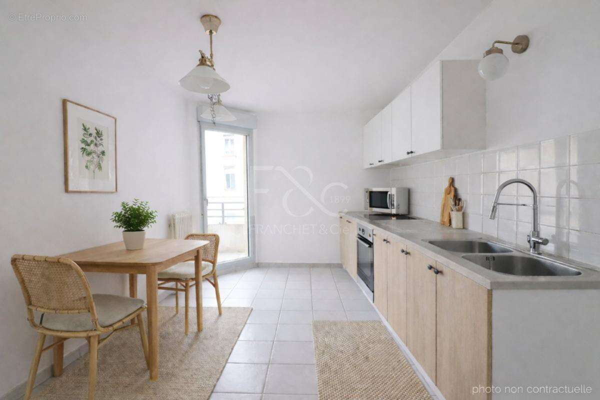 Appartement à LYON-8E