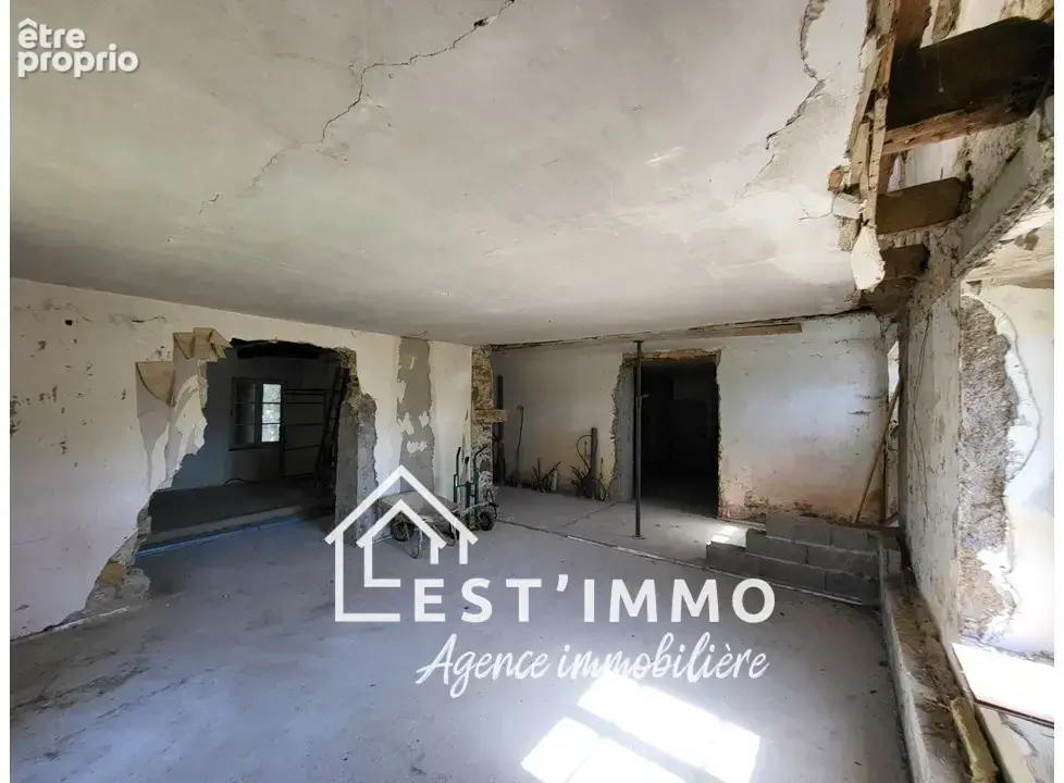 Maison à rénover sur beau terrain - photo 6