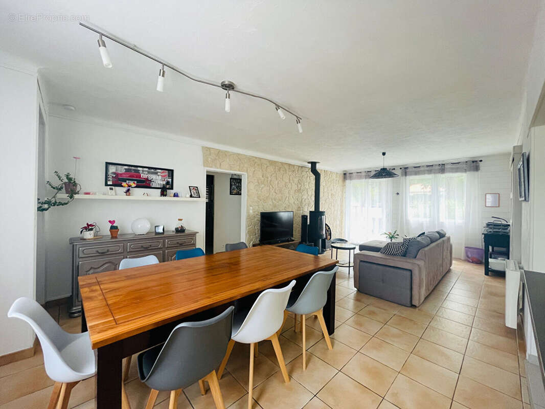 Maison à SAINT-JULIEN-DES-LANDES