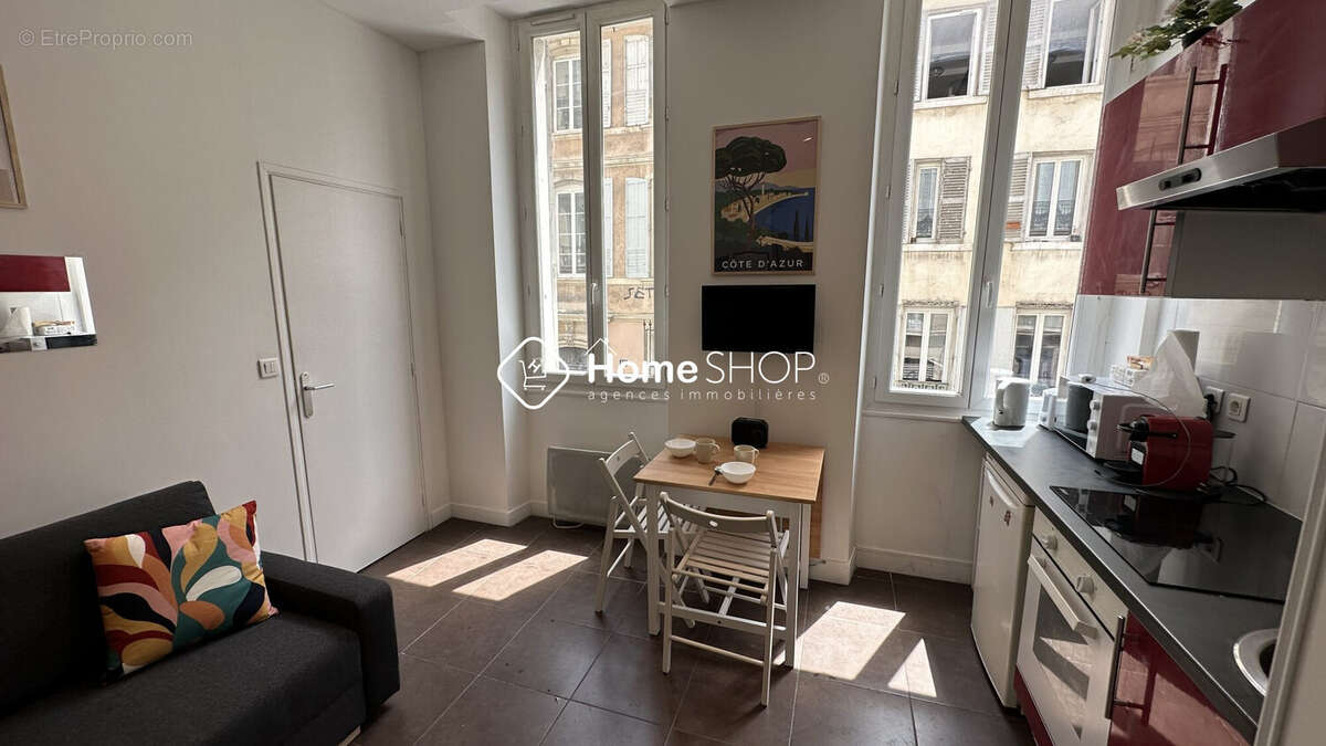 Appartement à MARSEILLE-6E