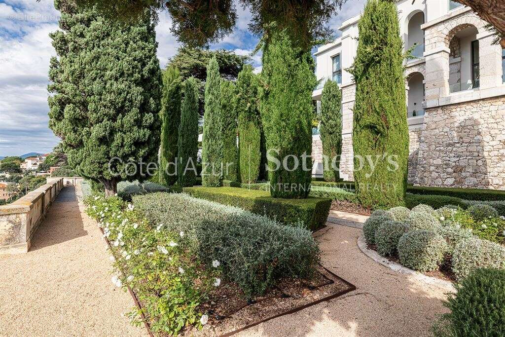Duplex d'exception avec accès privé à la mer au Palais Maeterlinck à Nice - photo 12