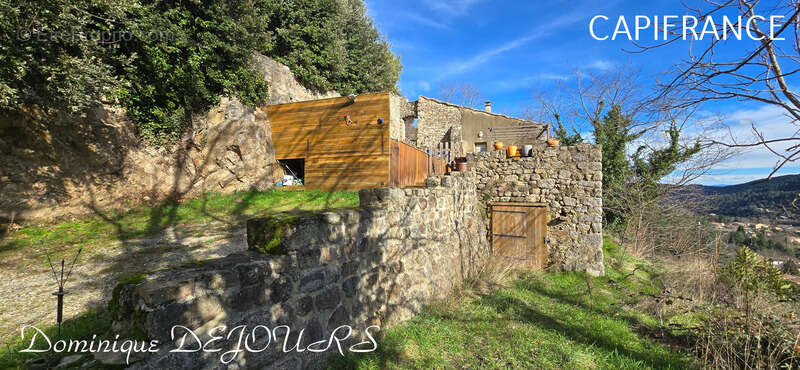 Très Belle Maison en pierres dominant la Vallée de l'Eyrieux avec une vue splendide. 3 chambres, un grand séjour et une piscine - photo 49