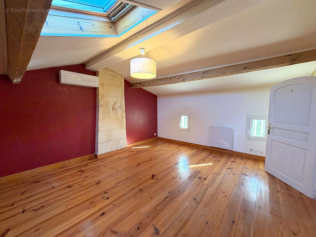 Maison à SAINT-EMILION