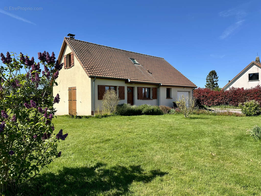 Maison à NOTRE-DAME-D'ALIERMONT