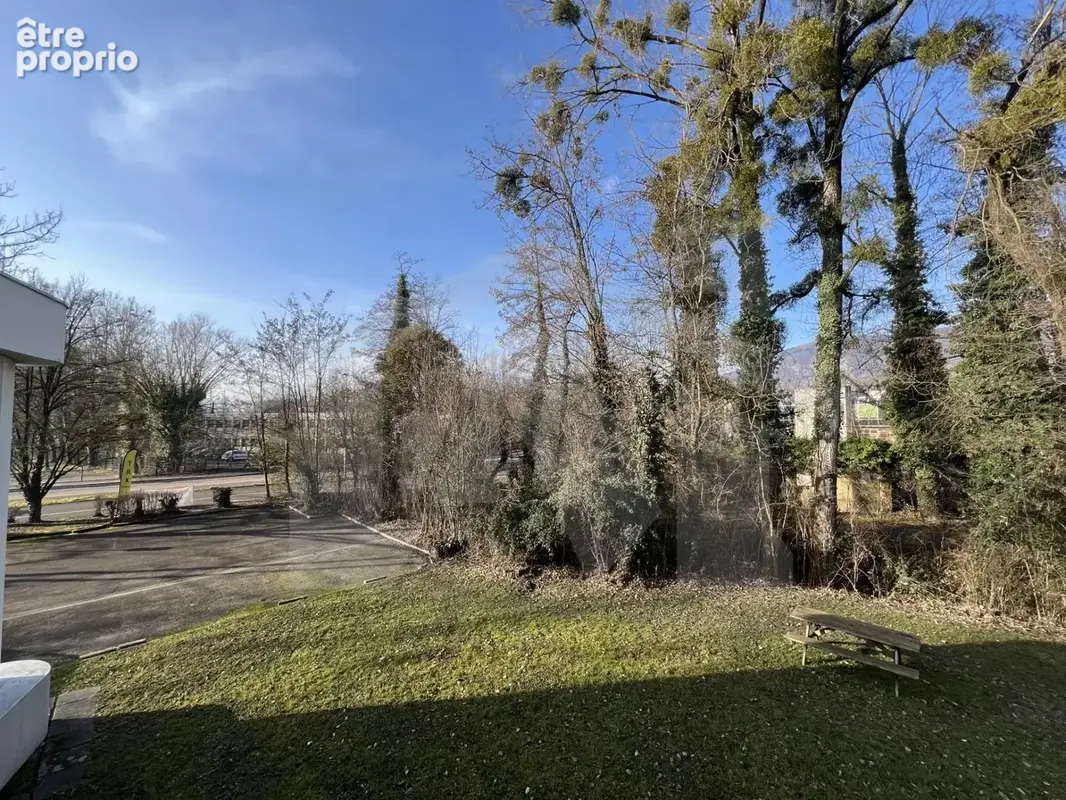 Local d'activité - 346m2 - photo 2