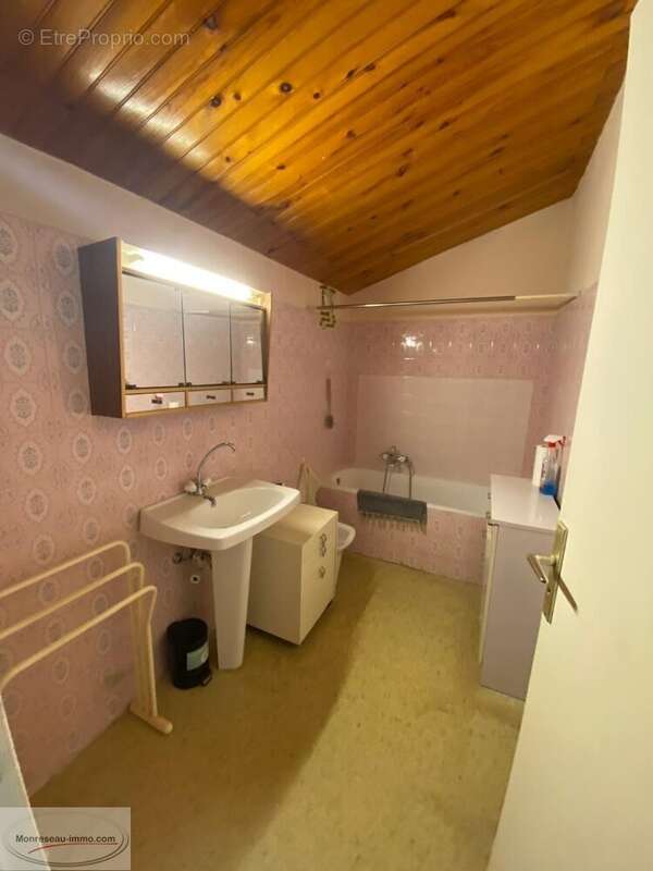 Appartement à GREOLIERES