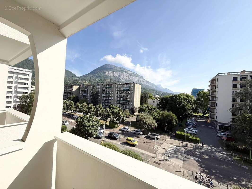 Appartement à MEYLAN