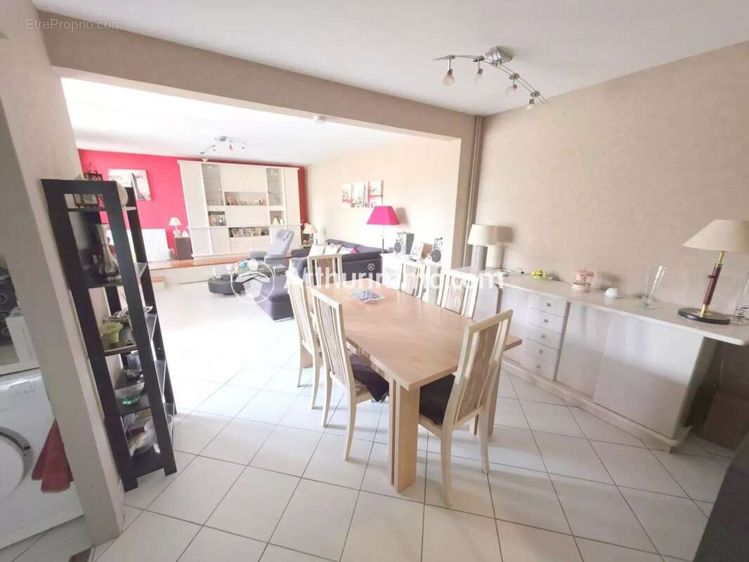 Appartement à SAVIGNY-LE-TEMPLE