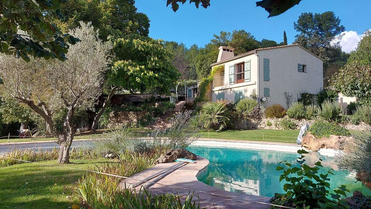 Maison à MEOUNES-LES-MONTRIEUX