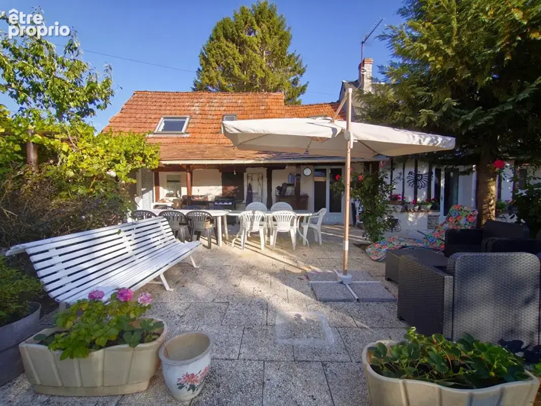 Maison de caractère  - Forges les Eaux - Terrain de 10 600 m² - photo 2