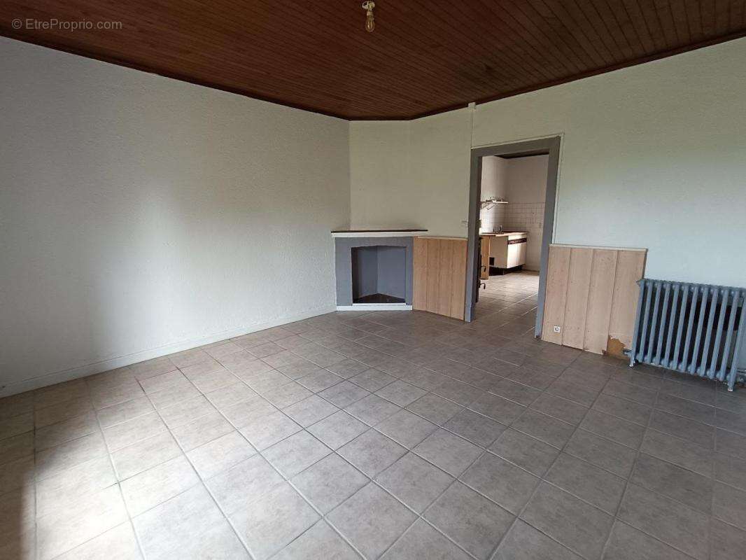 Maison à SAVIGNY-EN-REVERMONT
