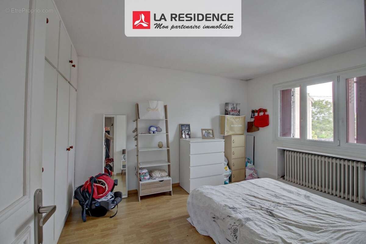 Maison à LES MUREAUX