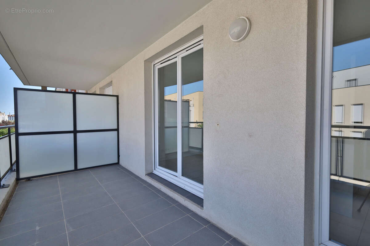 Appartement Type 3 - 62,02 m2 habitables (LOI CARREZ) - Garage - photo 4