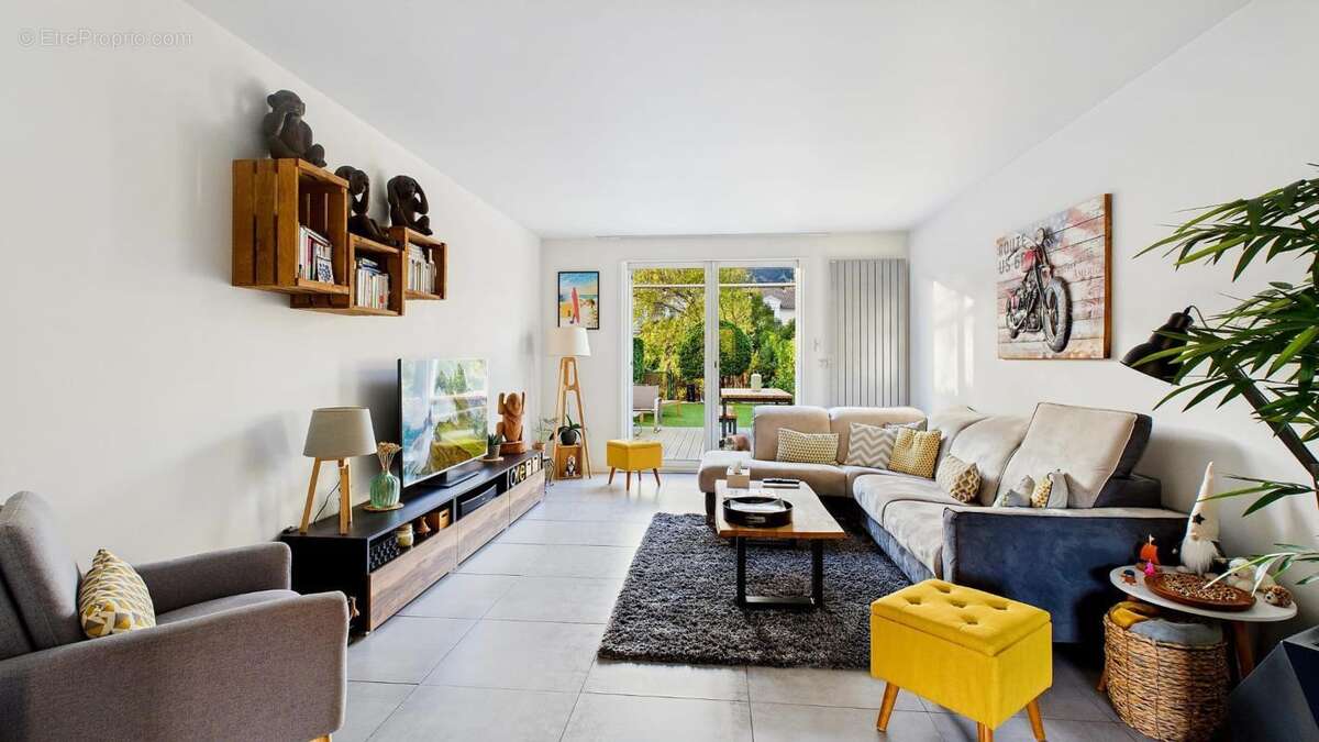 Appartement à GUILHERAND-GRANGES