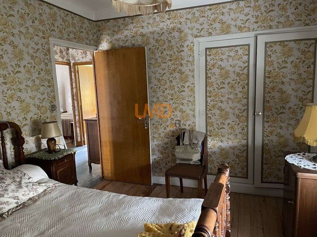 Maison à DECAZEVILLE