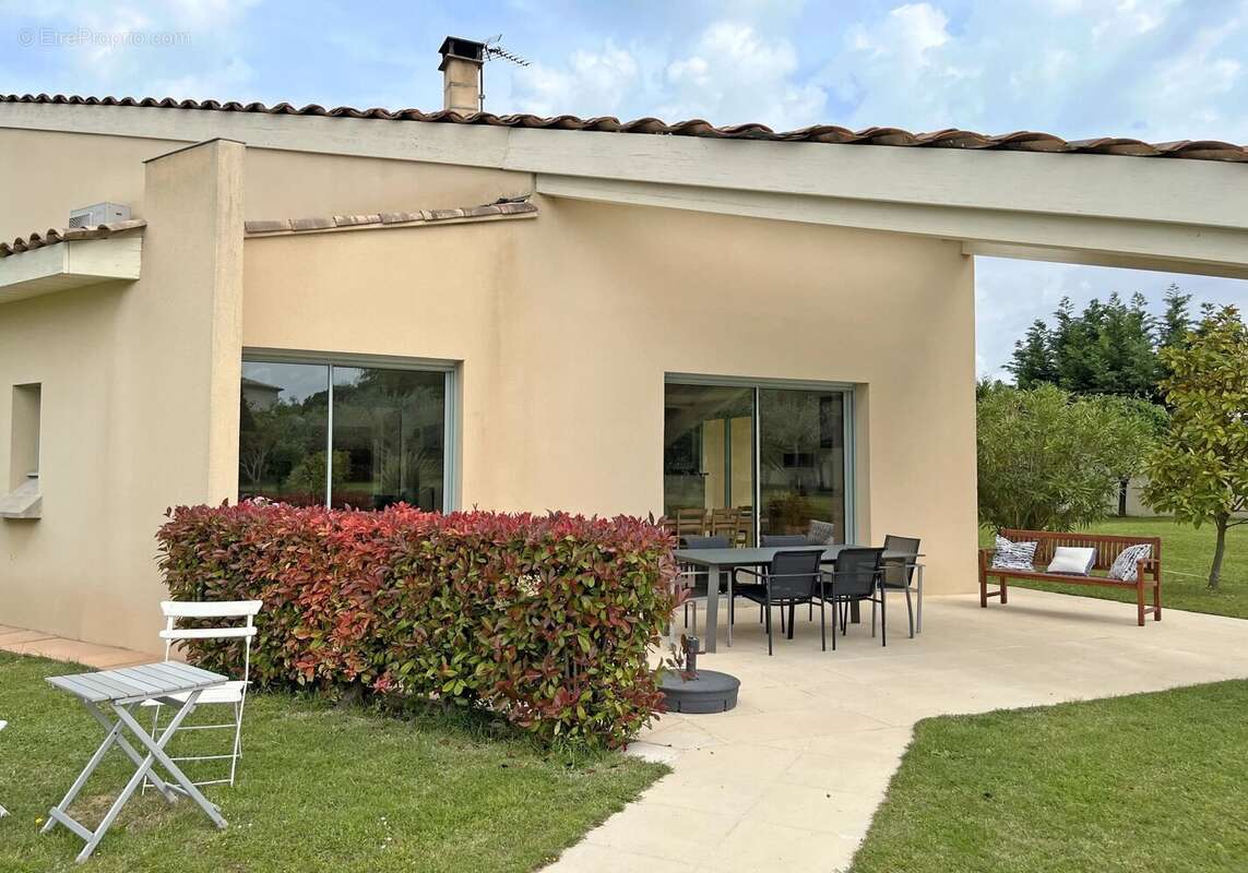 Maison à L'ISLE-SUR-LA-SORGUE