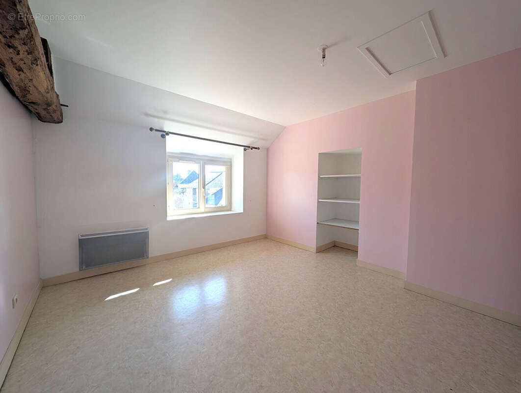 Maison à MONTREUIL-BELLAY