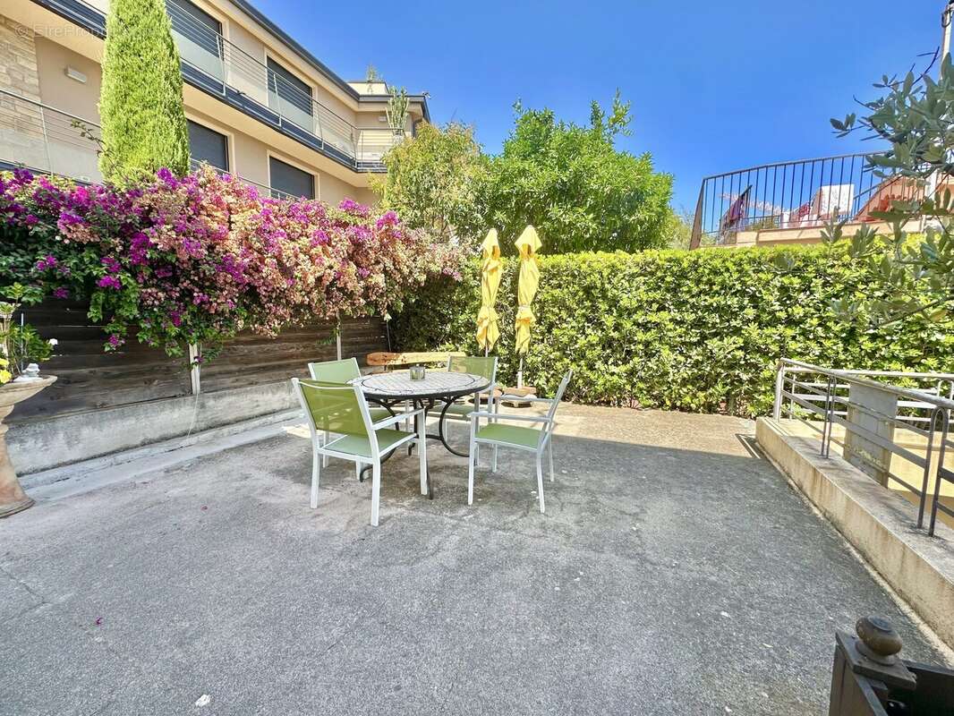 Appartement à ROQUEBRUNE-CAP-MARTIN