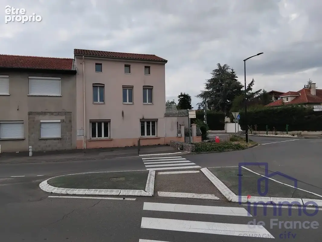 Maison 110 m² à Sury-Le-Comtal  - photo 2