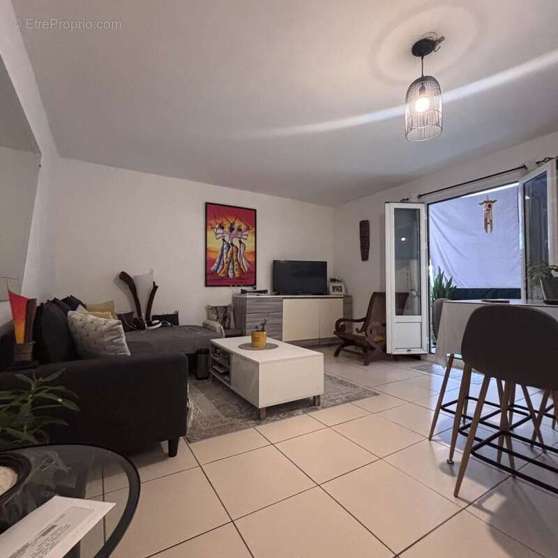 Appartement t3 montgaillard – saint-denis 97400 - photo 2