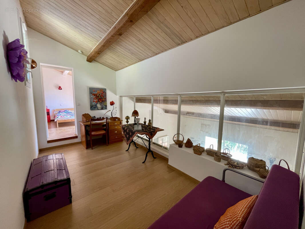 Maison à CUGES-LES-PINS